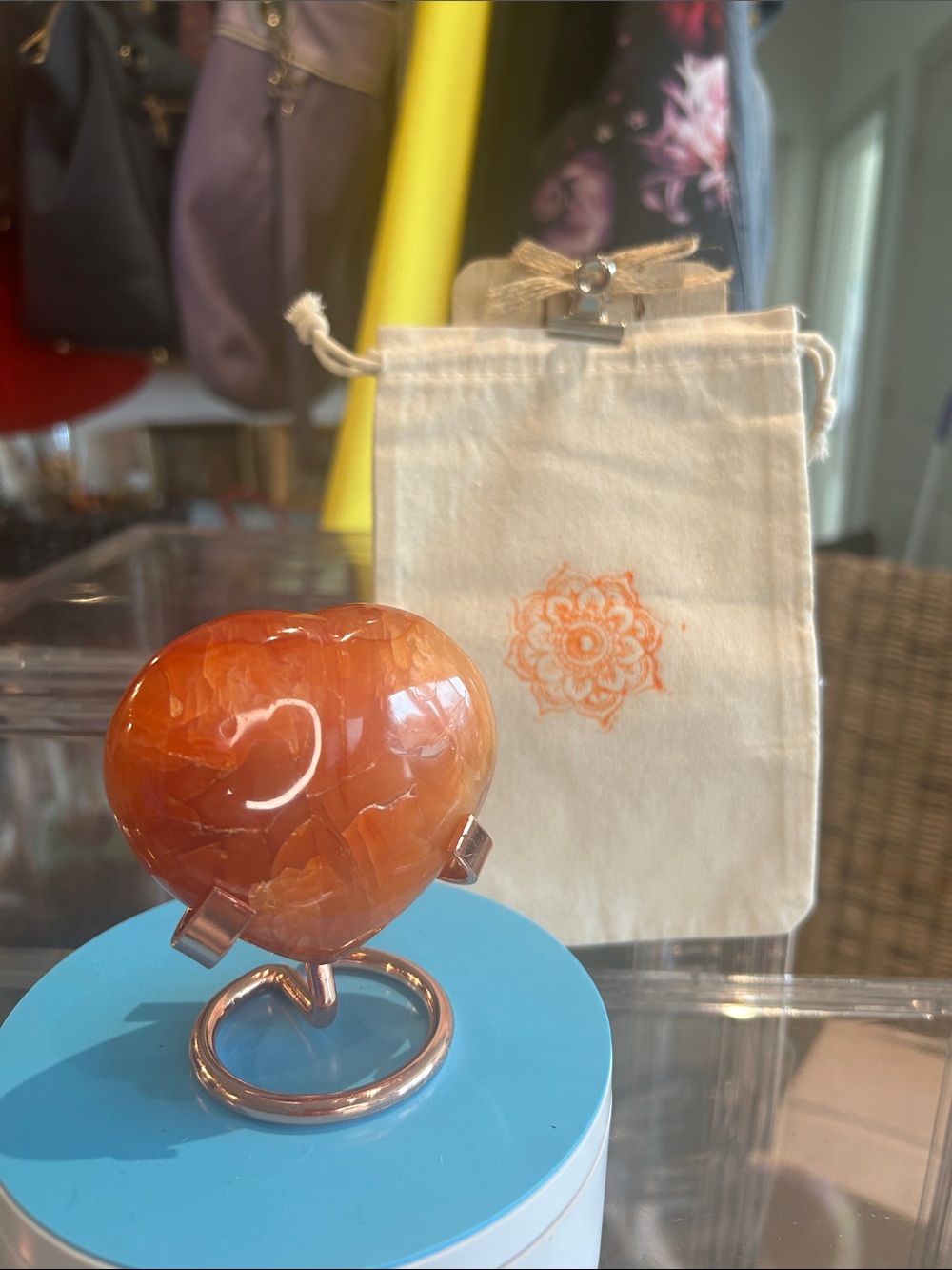 Carnilian Agate Heart 2.5”x 3” with Rose Gold Stand & Mandala Dusty + Energy NWT - Picture 6 of 8
